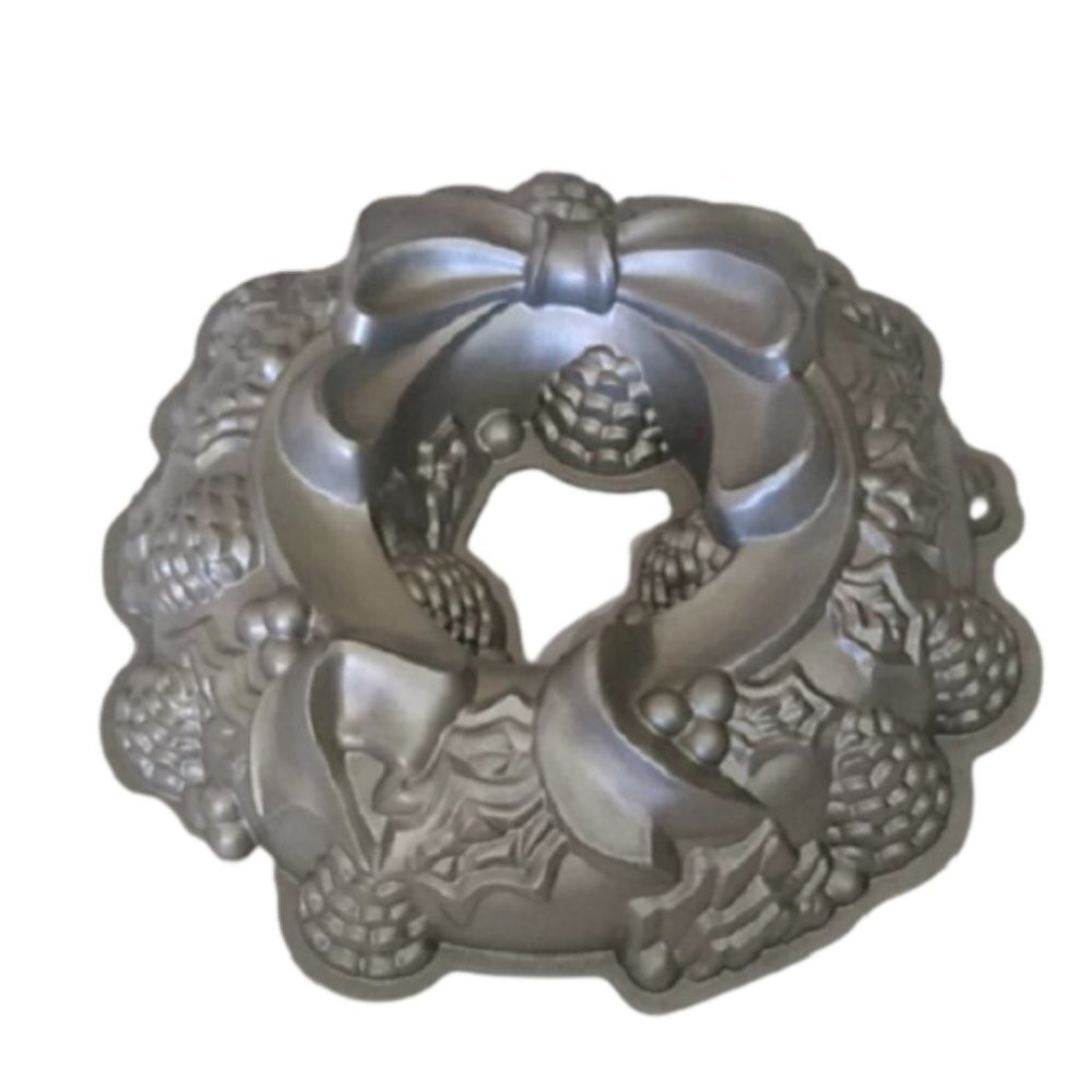 Nordic Ware Wreath Bundt Cake Pan